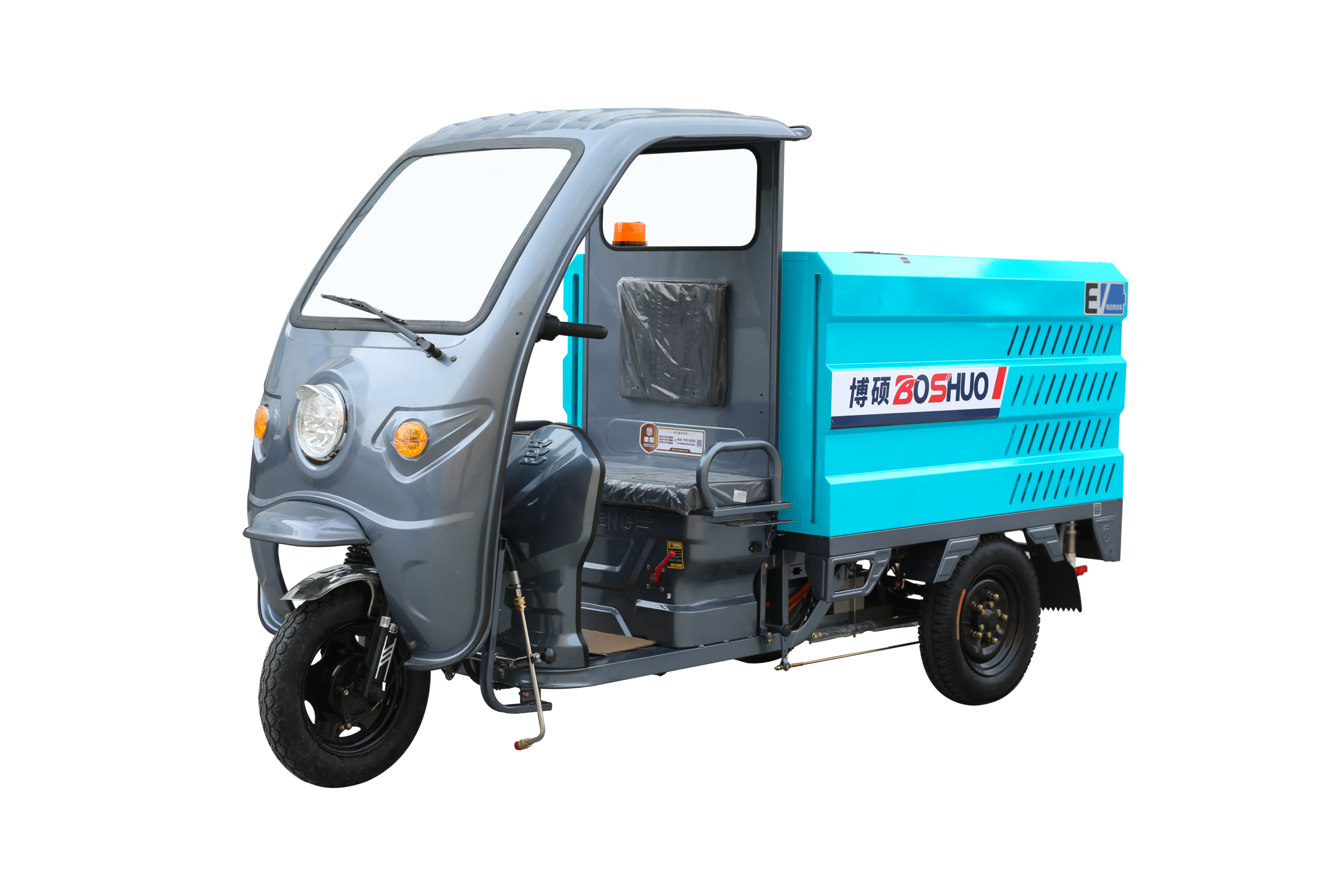 Covered ride-on high-pressure cleaning vehicle